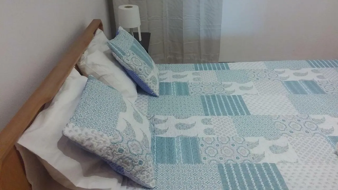 Encarnacao Metro 1/2 Apartment Lisbon